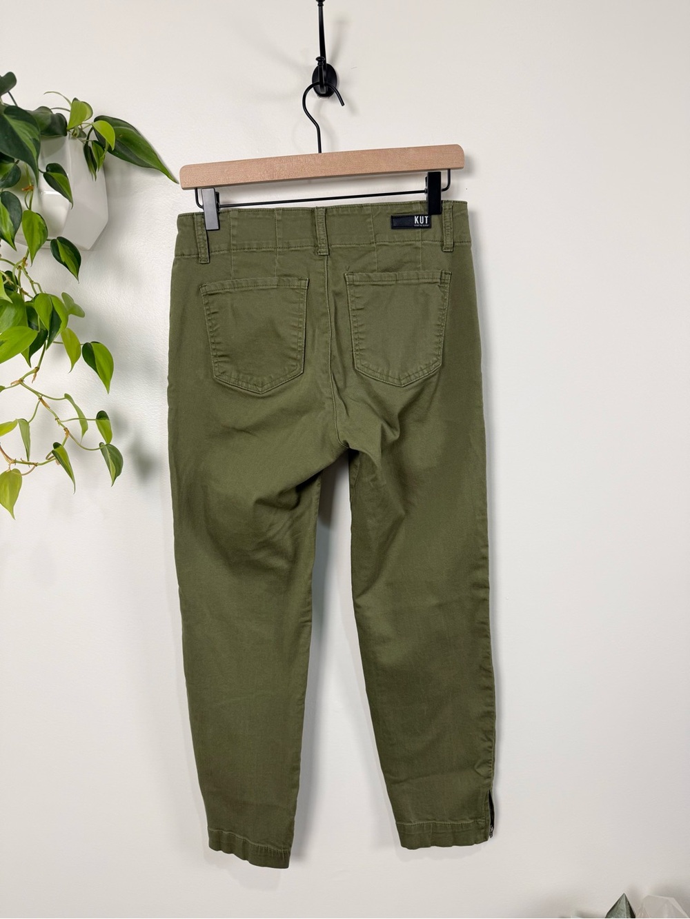Kut from the Kloth Reese Ankle Straight Leg Olive Green Pant Zipper Cuff Size 4 - Picture 2 of 8